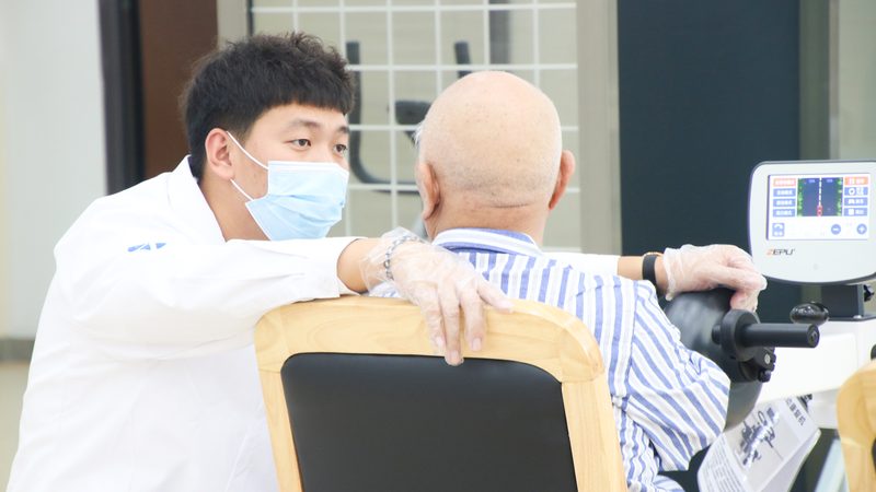 居家康复护理员培训内容：关键技能与实操要点