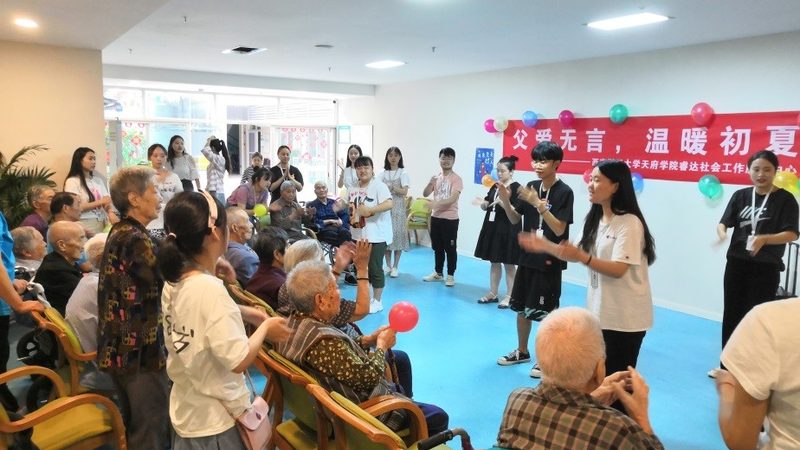 老人助餐餐具，材质选择有讲究
