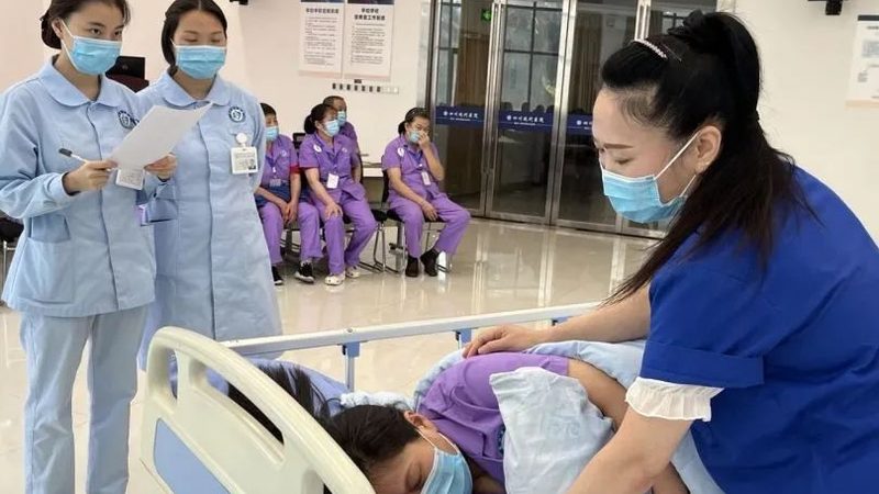 护工心理疏导，关爱从心开始**
